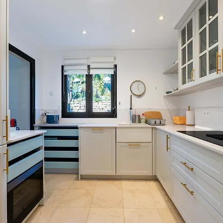 Cozy Golf Escape Flamingos - Marbella 아파트